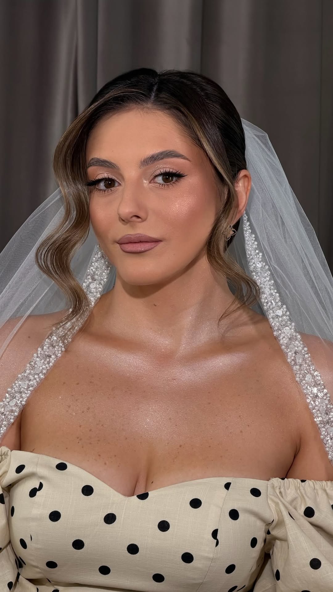 Svatební makeup a účes — práce Lenuţy Dan